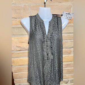 NWT 41 Hawthorn Gray Charcoal Animal Print Sleeveless Top slightly sheer Sz Sm